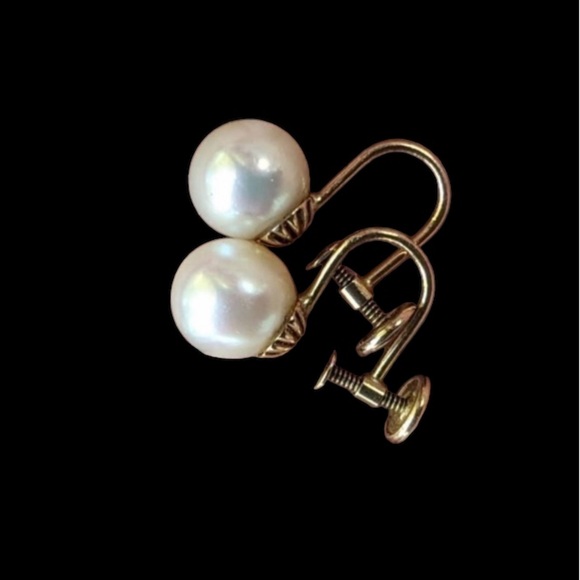 14K Solid Gold Vintage Earrings with Genuine Pearls. - Picture 2 of 5